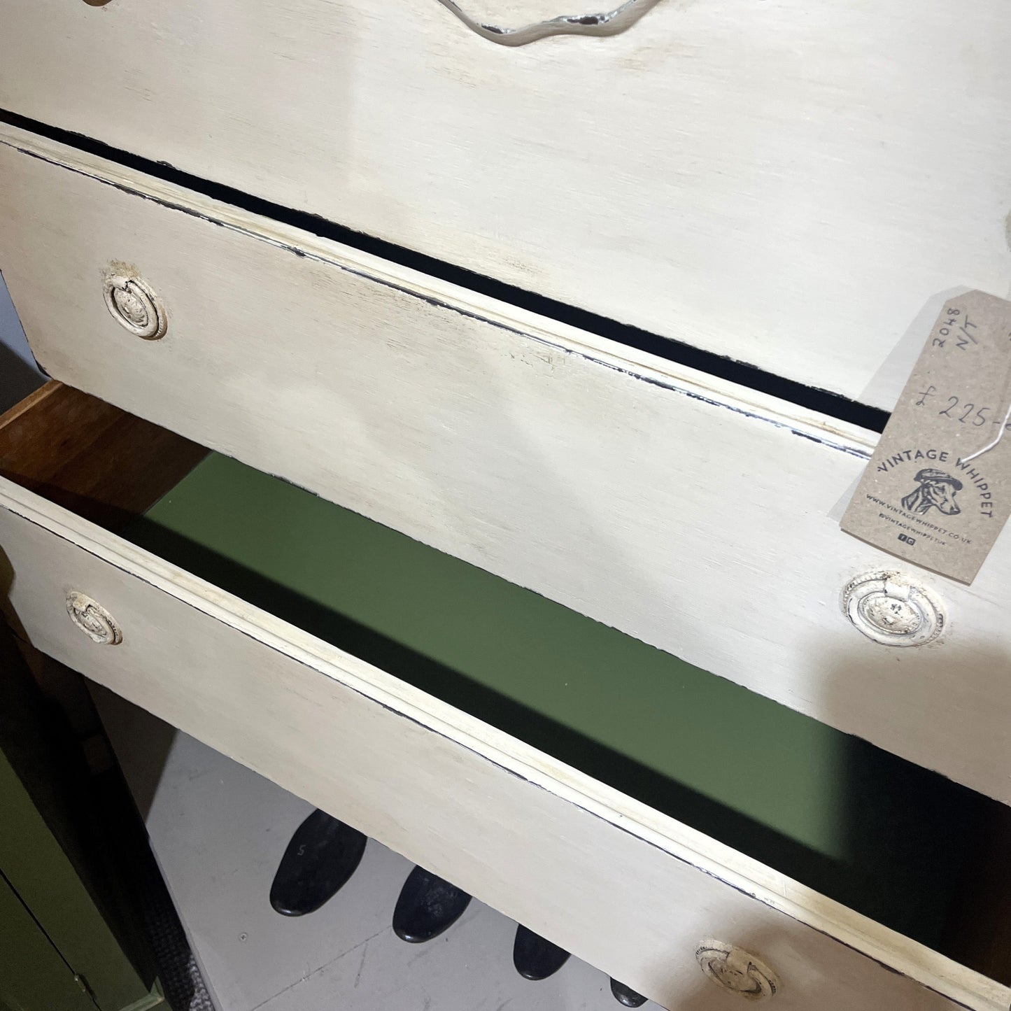 This is an elegant vintage painted dressing table featuring a small drawer on the top. It has been cleaned inside and out, properly prepared.