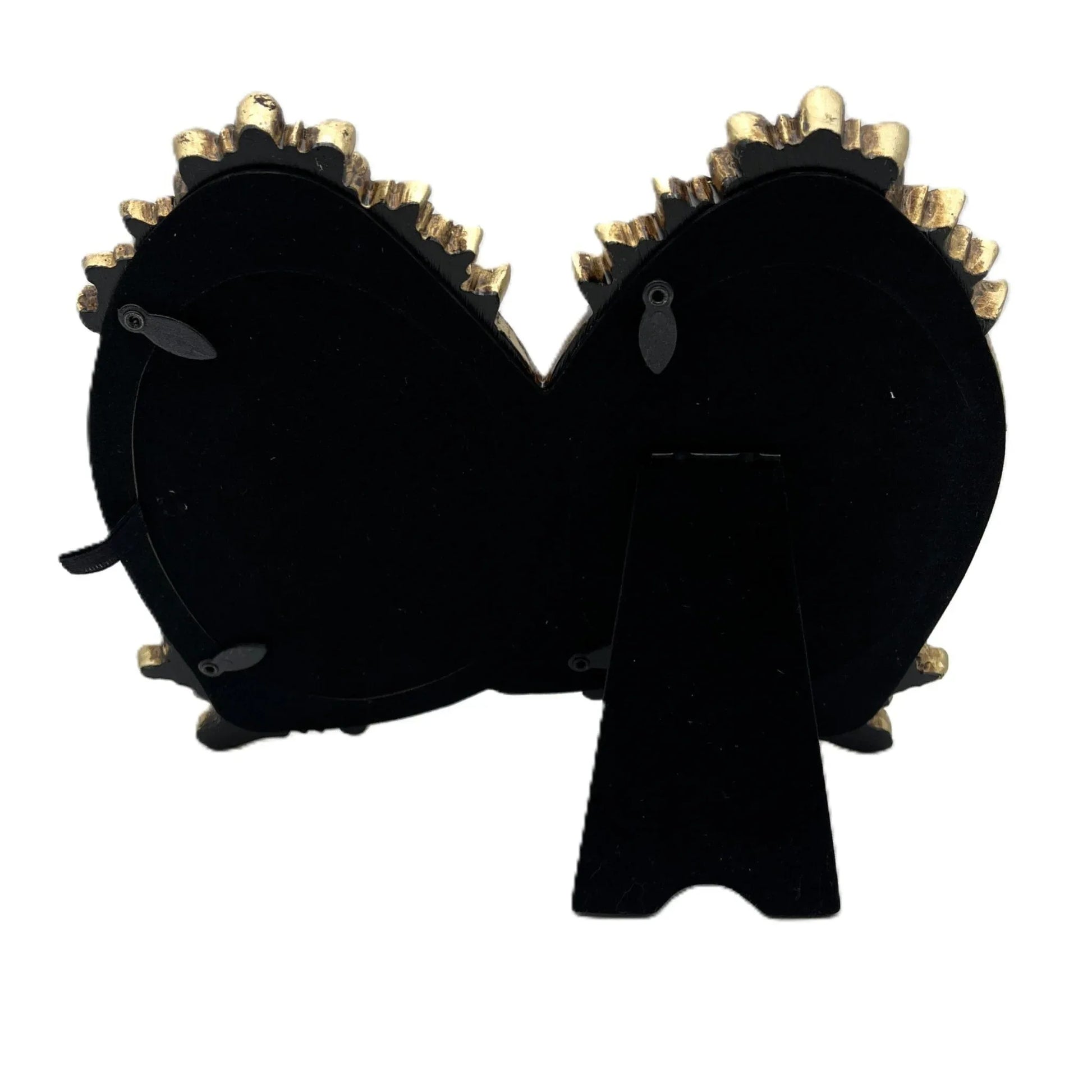 This is an elegant vintage-inspired double oval photo frame. Designed with ornate detailing and a distressed antique gold finish, this frame exudes timeless sophistication.
