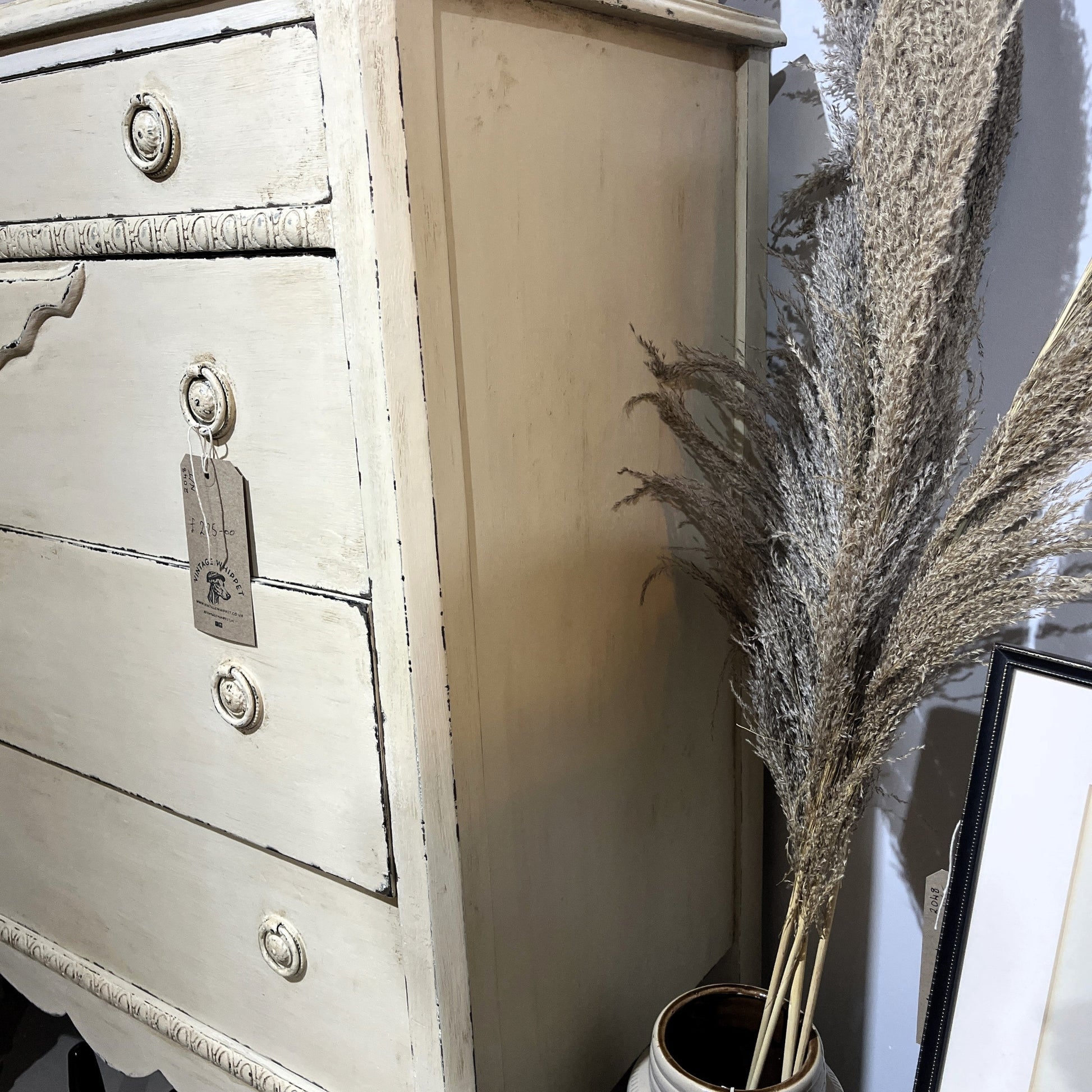 This is an elegant vintage painted dressing table featuring a small drawer on the top. It has been cleaned inside and out, properly prepared.