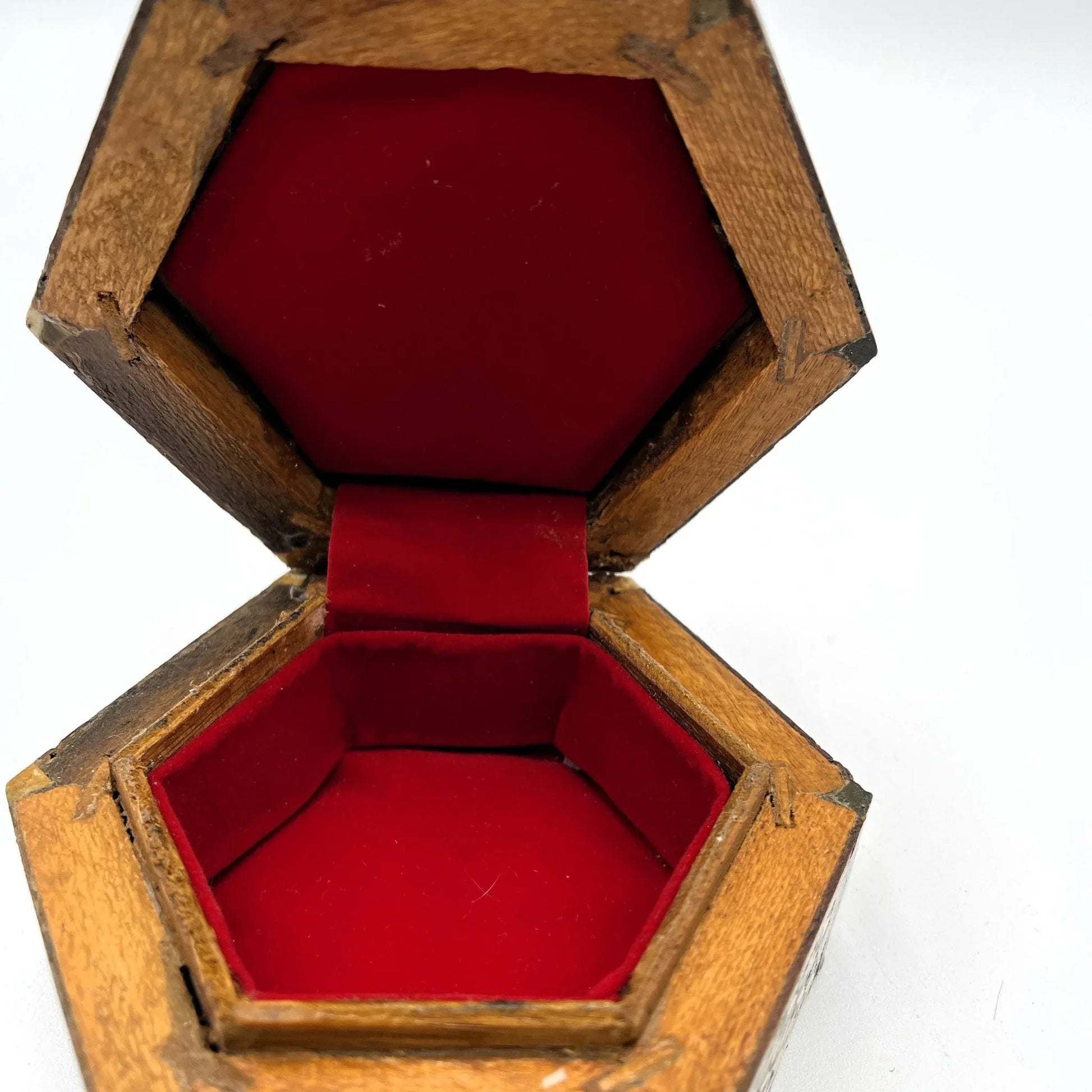 vintage hexagonal mosaic box, traditionally crafted in the Middle East with artisan techniques. 