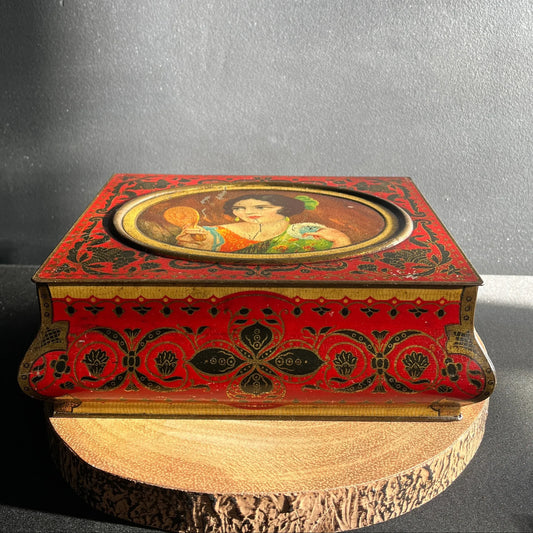 This Vintage tin by Don Confectionery of Sheffield, dating from the early 1900's