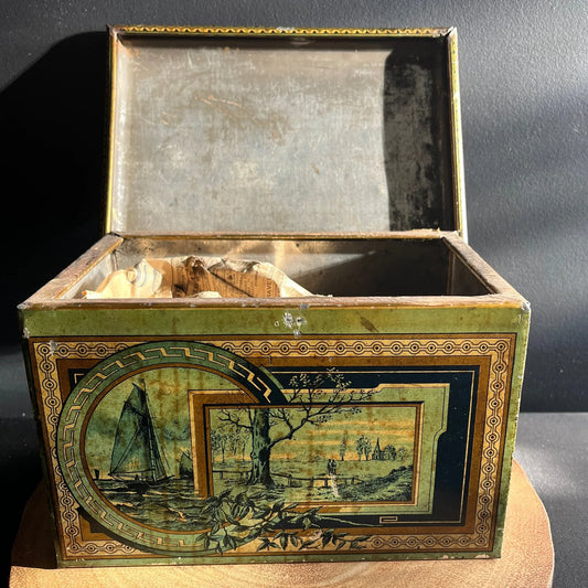 This Vintage tin by McVitie and Price is an early example of the art that went into advertising. 